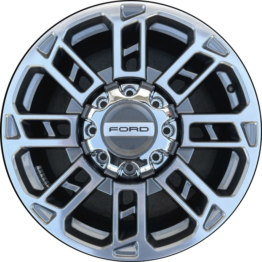 Ford F-250 2023-2024, F-350 SRW 2023-2024 grey polished 20x8 aluminum wheels or rims. Hollander part number ALY10483, OEM part number PC3Z-1007-K.