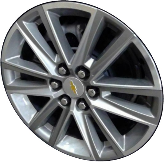 Chevrolet Traverse 2022-2023 grey machined 18x7.5 aluminum wheels or rims. Hollander part number 14066, OEM part number 84353722.