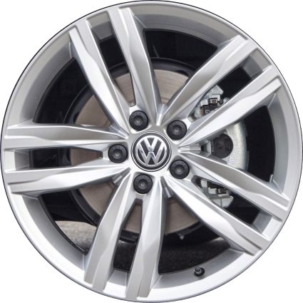 Volkswagen Golf 2013-2018 powder coat hyper silver 18x7.5 aluminum wheels or rims. Hollander part number ALY69989, OEM part number 5G0601025G88Z.