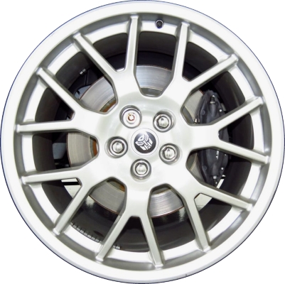 Chevrolet Camaro 2013-2015 powder coat hyper silver 21x8.5 aluminum wheels or rims. Hollander part number ALY5587, OEM part number 20984708, 19302857.