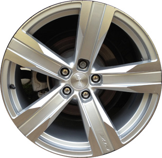 Chevrolet Camaro 2012-2015 silver polished 20x10 aluminum wheels or rims. Hollander part number ALY5532, OEM part number 9599037.