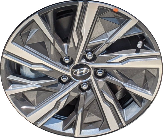Hyundai Tucson 2022-2024 charcoal machined 17x7 aluminum wheels or rims. Hollander part number 70652, OEM part number 52910P0160.