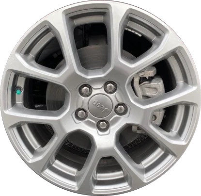 Jeep Compass 2022-2023 powder coat silver 18x7 aluminum wheels or rims. Hollander part number 9273a, OEM part number 68463589AA, 6XK421D5AA.