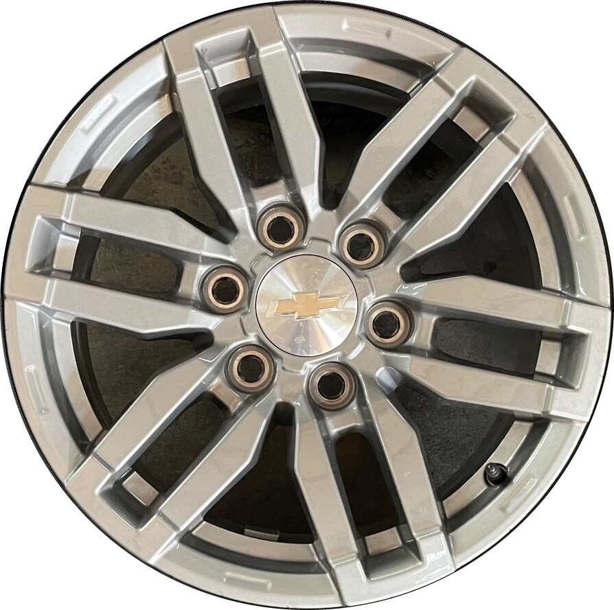 Chevrolet Colorado 2023-2025 silver painted 17x8 aluminum wheels or rims. Hollander part number ALY14095, OEM part number 84738115.