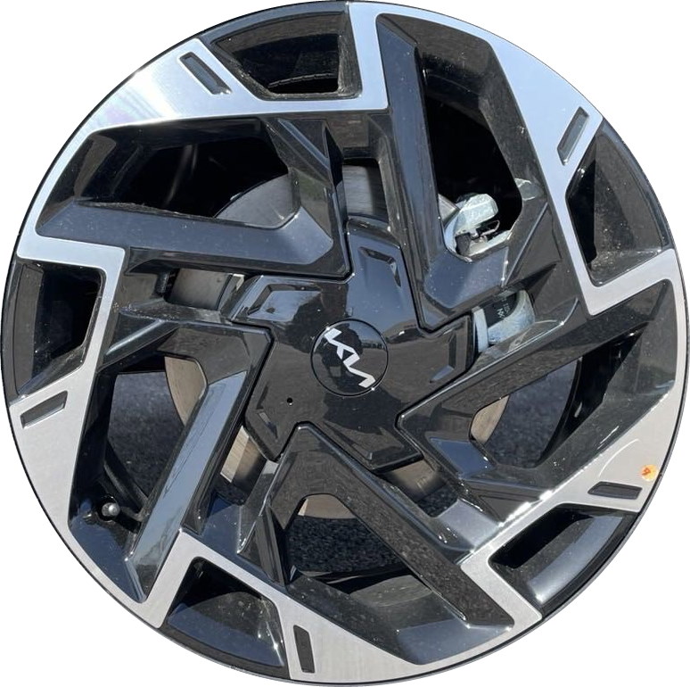KIA Sportage 2023-2024 black machined 19x7.5 aluminum wheels or rims. Hollander part number ALY74643, OEM part number 52910P1300, 52910DW300.