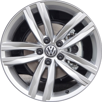 Volkswagen Golf 2013-2018 powder coat hyper silver 18x7.5 aluminum wheels or rims. Hollander part number ALY69989, OEM part number 5G0601025G88Z.