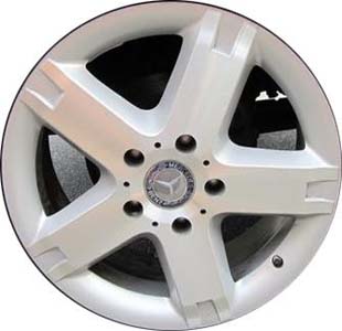 Mercedes-Benz G500 2007-2008 silver machined 18x7.5 aluminum wheels or rims. Hollander part number ALY85013, OEM part number 4634011802.
