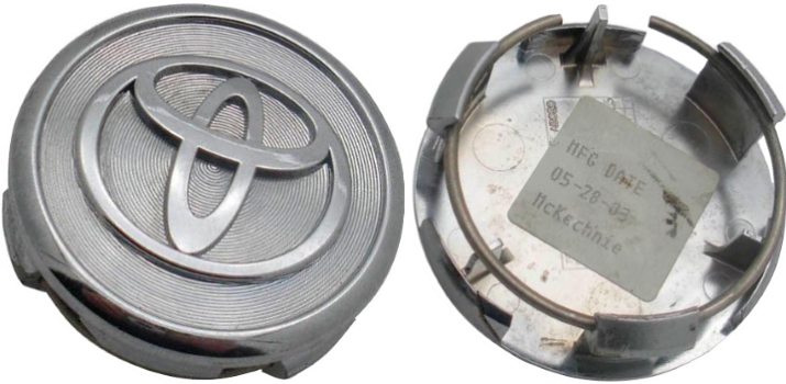 C69382 Toyota Corolla, Matrix, OEM Chrome Center Cap #42603-AB020